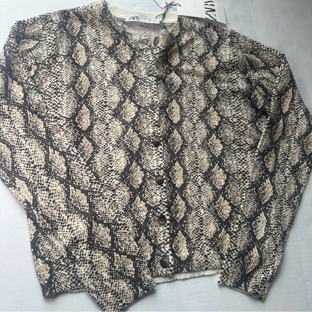 Zara NWT Women’s Cream/Brown Snake Print Knit Cardigan (medium) - Picture 2 of 7